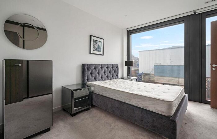2 Bedroom Apartment To Rent In Chronicle Tower, B City Road, London, EC1V