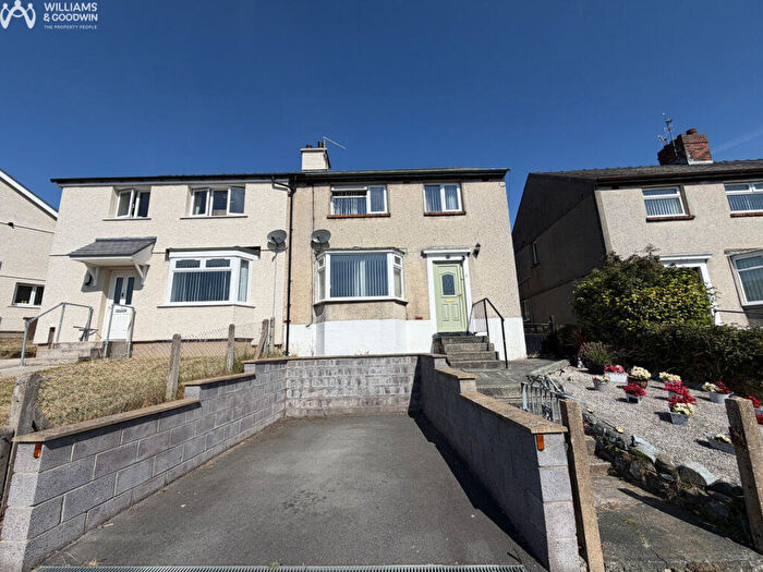 3 Bedroom Semi-Detached House For Sale In Pen Y Wern, Bangor, Gwynedd, LL57
