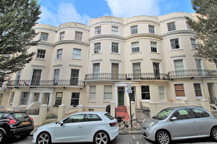 2 Bedroom Flat For Sale In Lansdowne Place, Hove, BN3
