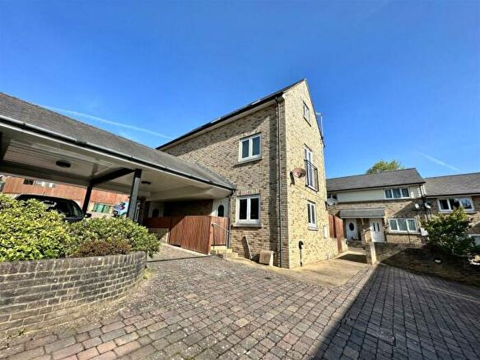 1 Bedroom Apartment To Rent In Trent Mews, Cowes, PO31