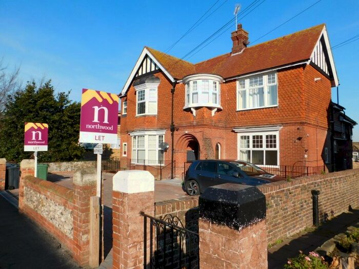 2 Bedroom Flat To Rent In Lewes Road, Eastbourne, BN21