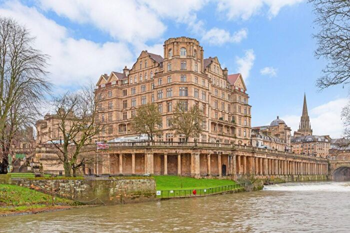 2 Bedroom Flat For Sale In Grand Parade, Bath, BA2