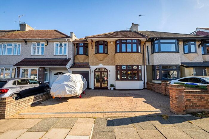 3 Bedroom Semi-Detached House For Sale In Whitfield Road, Bexleyheath, DA7