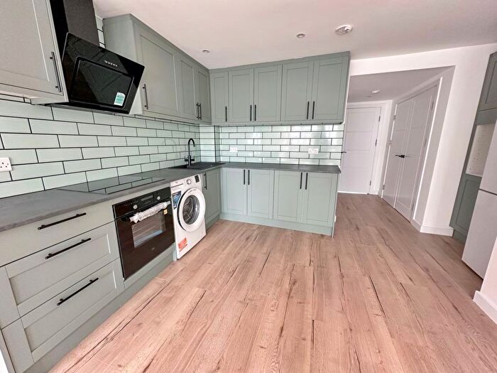 1 Bedroom Flat To Rent In Rosebank Gardens North, London, E3