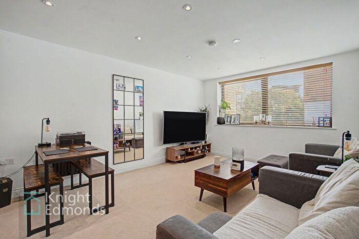 2 Bedroom Flat For Sale In Clifford Way, Maidstone, ME16