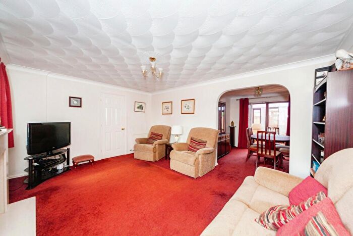 3 Bedroom Bungalow For Sale In Orchard Haven, Great Sutton, Ellesmere Port, Cheshire, CH66