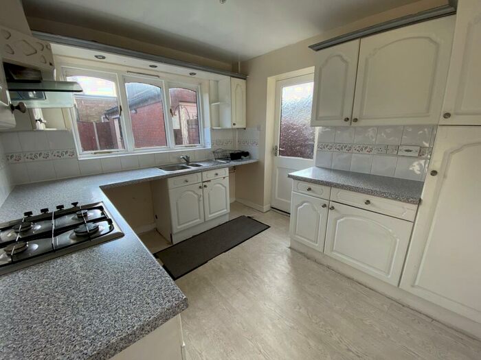 3 Bedroom House To Rent In Orchard Grove, Dunscroft, Doncaster, DN7