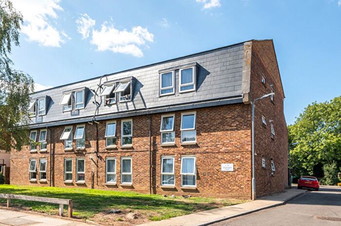 1 Bedroom Flat For Sale In Christopher Court, Leicester Road, Barnet, EN5