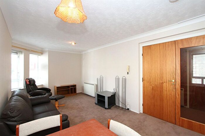1 Bedroom Flat To Rent In Ashvale Court, City Centre, Aberdeen, AB10