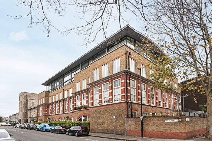 2 Bedroom Flat For Sale In Clark Street, Stepney, London, E1