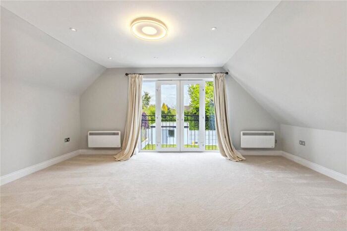 5 Bedroom Detached House For Sale In Sandy Lane, Chobham, Surrey, GU24
