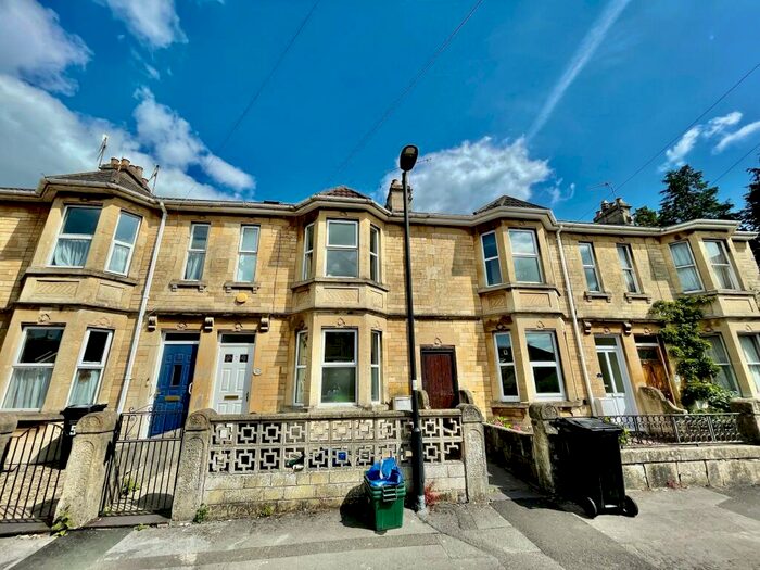 8 Bedroom House To Rent In Junction Avenue, Bath, BA2