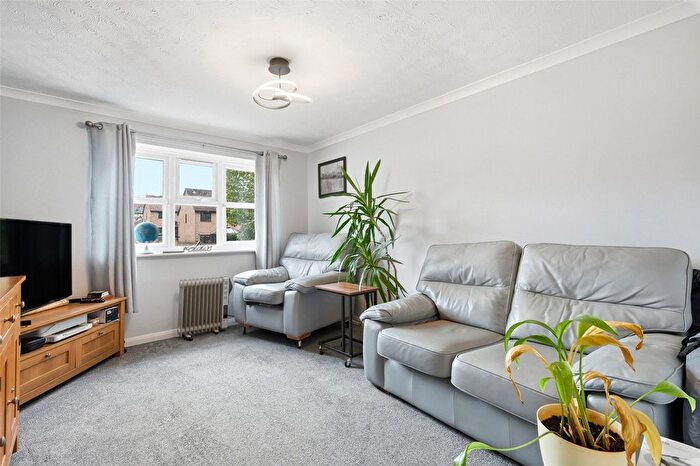 1 Bedroom Flat For Sale In Thornborough Avenue, South Woodham Ferrers, Chelmsford, Essex, CM3