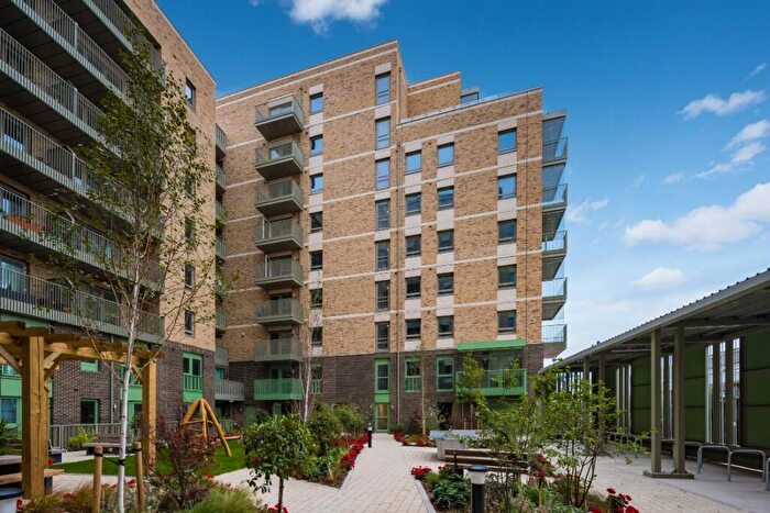2 Bedroom Apartment For Sale In The Silverton, London, E16