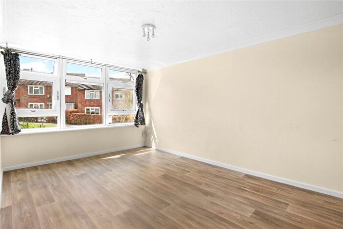 1 Bedroom Apartment For Sale In Tudor House, South Lynn Crescent, Bracknell, Berkshire, RG12