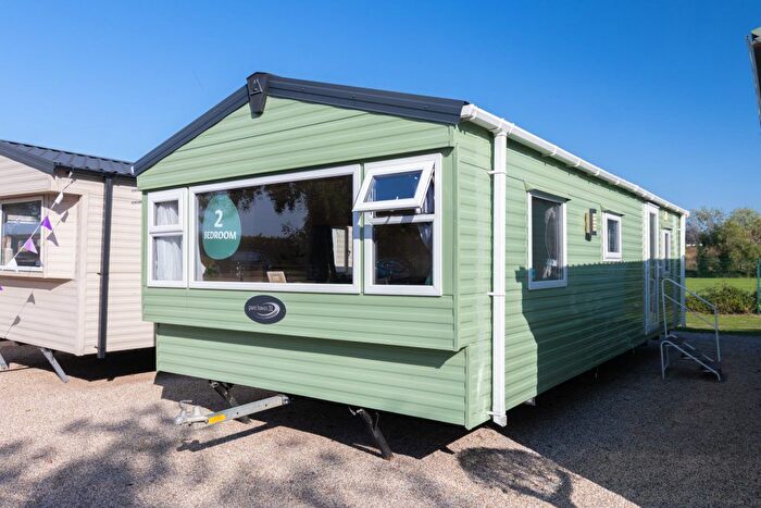 2 Bedroom Park Home For Sale In Plough Road, Minster On Sea, Sheerness, ME12