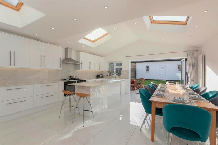 6 Bedroom Property To Rent In South Park Road, London, SW19