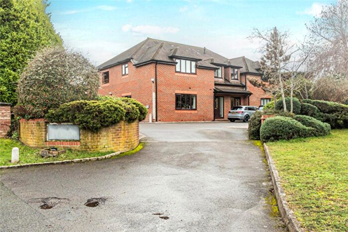 1 Bedroom Flat For Sale In Portsmouth Road, Ripley, Surrey, GU23