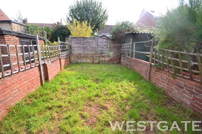 4 Bedroom Terraced House To Rent In Pitcroft Avenue, University Area, RG6