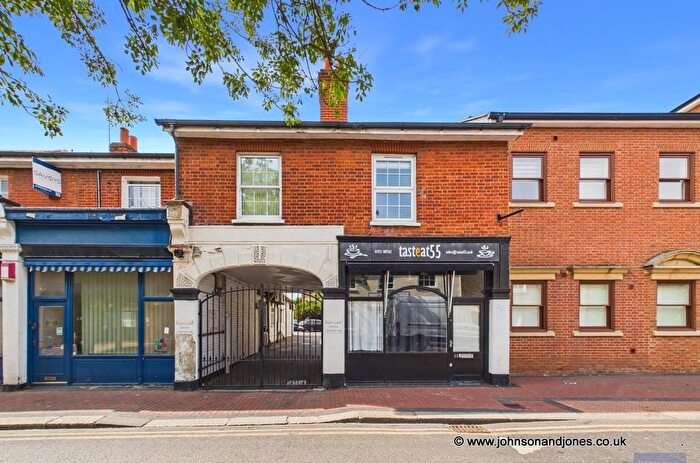 1 Bedroom Flat To Rent In Guildford Street, Chertsey, KT16