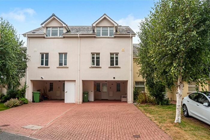 3 Bedroom Terraced House For Sale In Ffordd Heulyn, Y Felinheli, Gwynedd, LL56