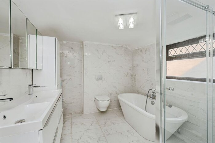 2 Bedroom End Terrace House For Sale In Pant Yr Heol, Neath, SA11