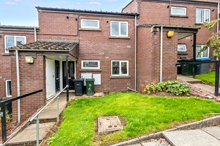 1 Bedroom Flat For Sale In Rosemount Walk, Keighley, BD21