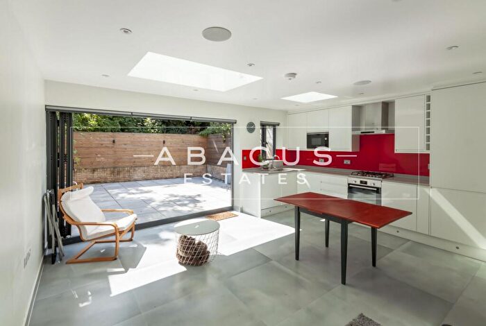 3 Bedroom Flat To Rent In Agamemnon Road, West Hamptead, NW6