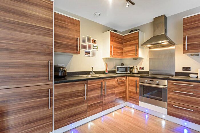 1 Bedroom Flat To Rent In George Mathers Road, Kennington, SE11