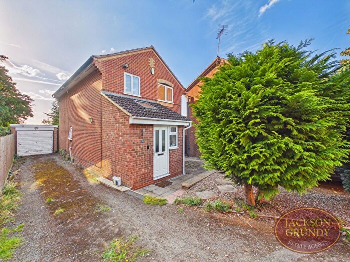 4 Bedroom Detached House For Sale In Ixworth Close, Watermeadow, NN3