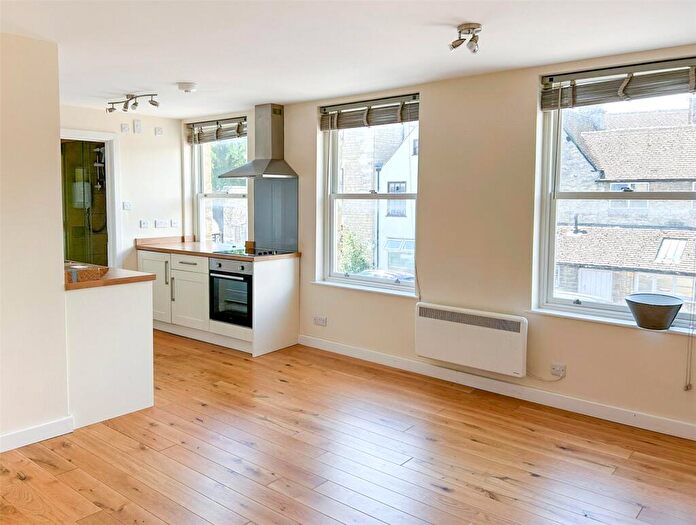 1 Bedroom Apartment To Rent In Market Square, Witney, Oxfordshire, OX28