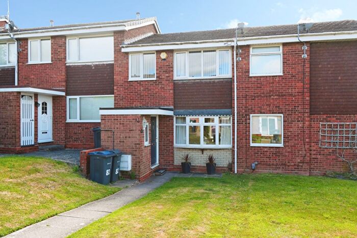 3 Bedroom Terraced House For Sale In Charnwood Close, Birmingham, B45