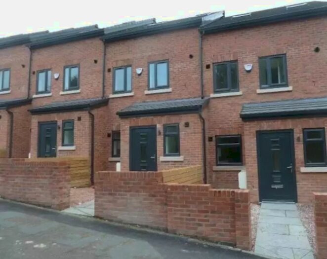 3 Bedroom Terraced House To Rent In Rainsough Brow, Manchester, M25