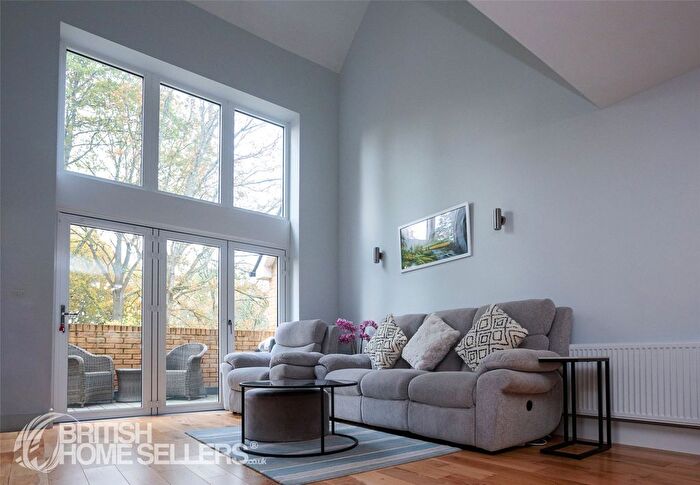 3 Bedroom Flat For Sale In Bishops Down Road, Tunbridge Wells, Kent, TN4