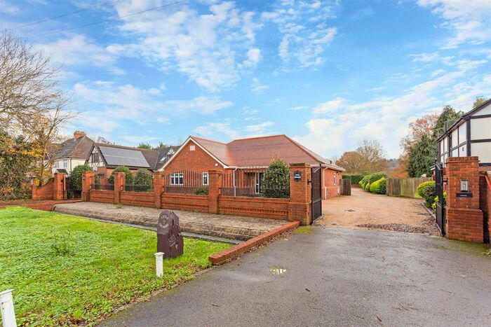 4 Bedroom Detached House To Rent In Green Road, Thorpe, Egham, TW20