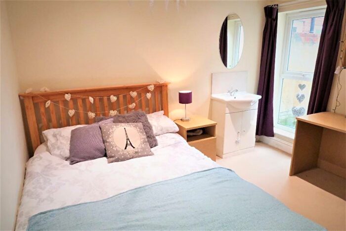 5 Bedroom House To Rent In Middle Street, SO14
