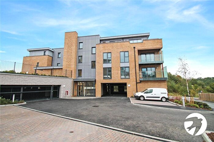 2 Bedroom Penthouse For Sale In Heron Court, Castle Hill Drive, Castle Hill, Swanscombe, DA10
