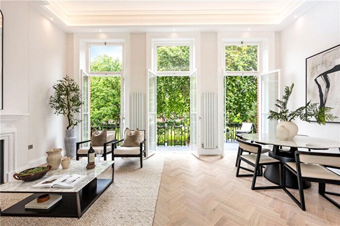 2 Bedroom Flat For Sale In Nevern Square, London, SW5
