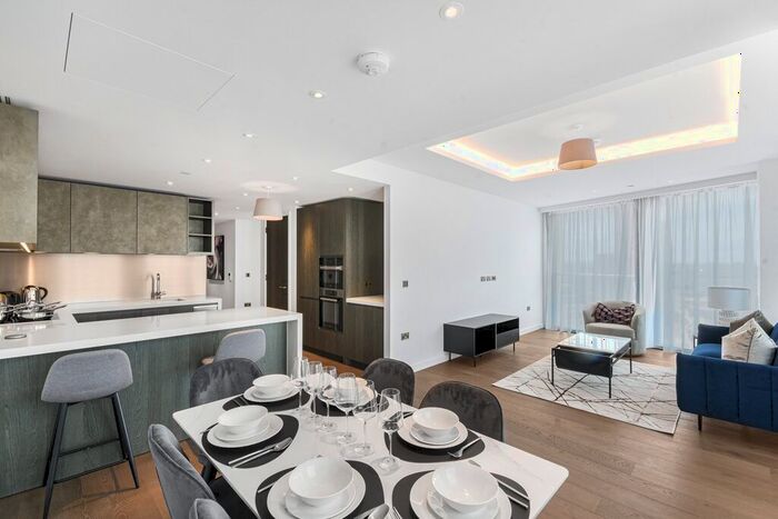 3 Bedroom Flat To Rent In Carnation Way, London, SW8