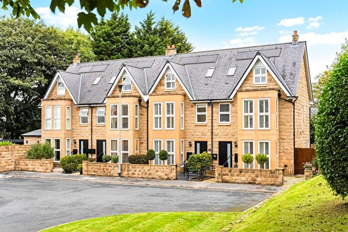 4 Bedroom Property For Sale In Connaught Court, Harrogate, HG1