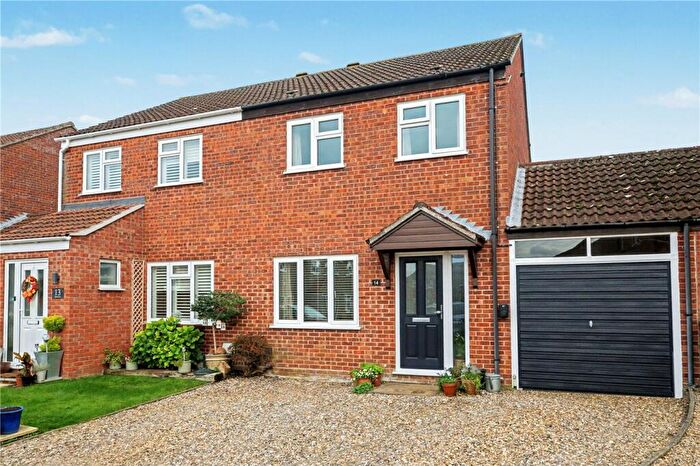3 Bedroom Semi-Detached House For Sale In Thrush Close, Mulbarton, Norwich, NR14