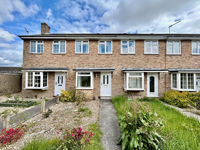 2 Bedroom Terraced House For Sale In Sweetmans Road, Shaftesbury, SP7
