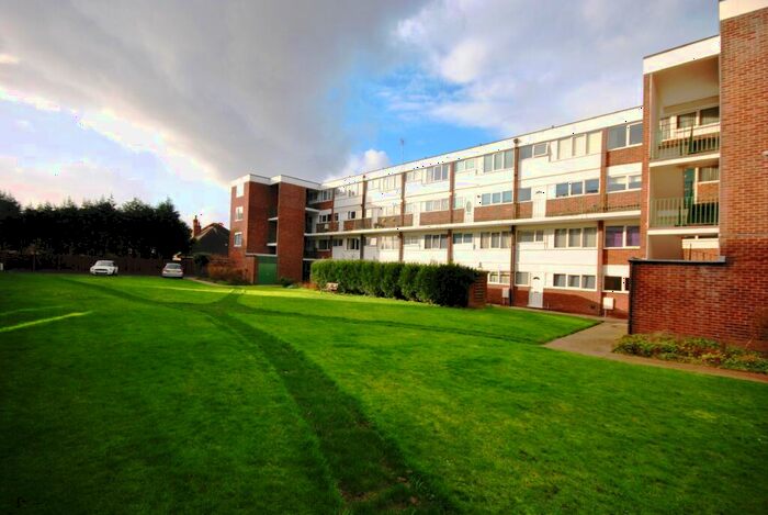 1 Bedroom Apartment To Rent In The Poplars, West Bridgford, Nottingham, Nottinghamshire, NG2