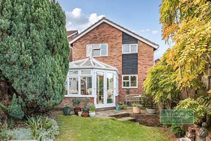 3 Bedroom Detached House For Sale In Valley Park Drive, Clanfield, Waterlooville, PO8