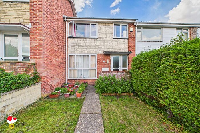 3 Bedroom Terraced House For Sale In Curlew Road, Abbeydale, GL4