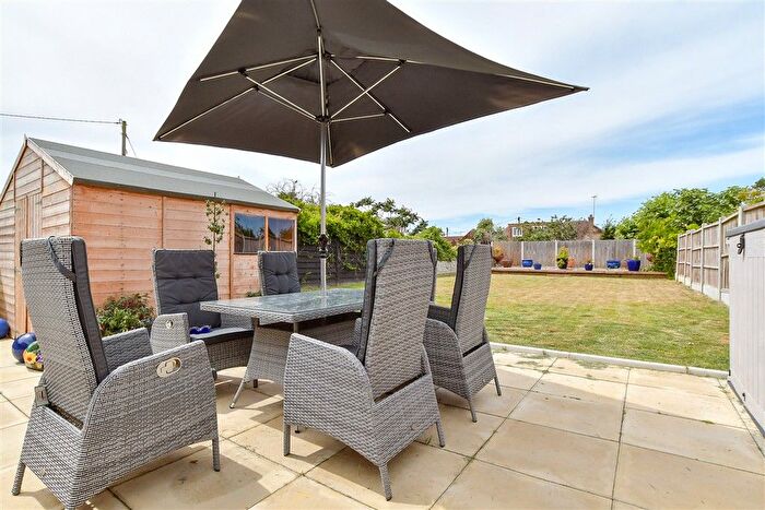 3 Bedroom Detached House For Sale In Harold Gardens, Wickford, Essex, SS11