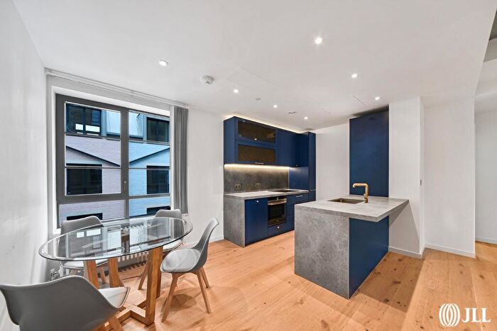 2 Bedroom Flat To Rent In Agar House, Goodluck Hope, E14