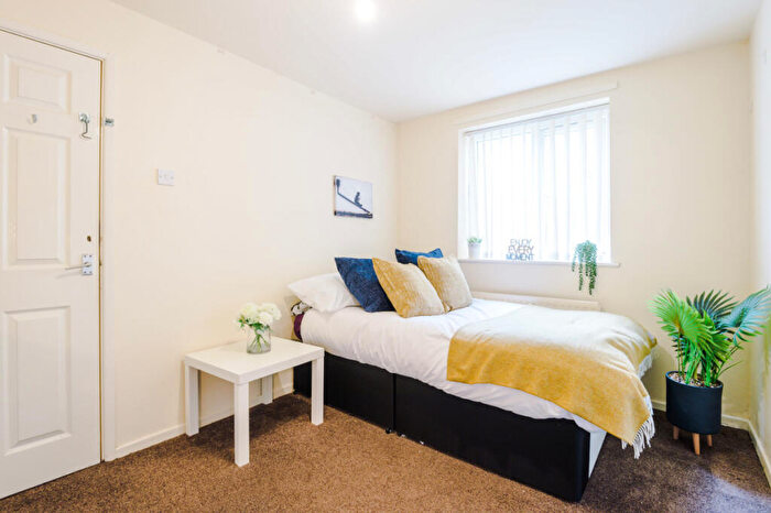 2 Bedroom Terraced House To Rent In Lloyd Mansions, Salford, M6