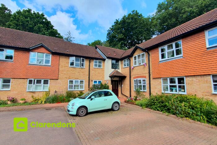 1 Bedroom Flat To Rent In Smallfield, Surrey, RH6