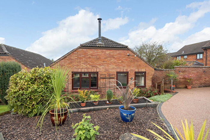 2 Bedroom Detached Bungalow For Sale In Elizabeth Drive, Devizes, SN10